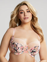 Load image into Gallery viewer, Chi Chi Fashion
