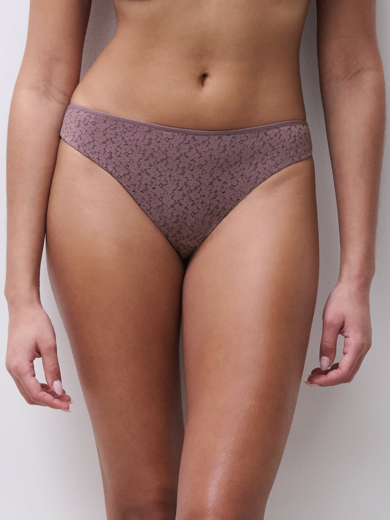 Norah thong