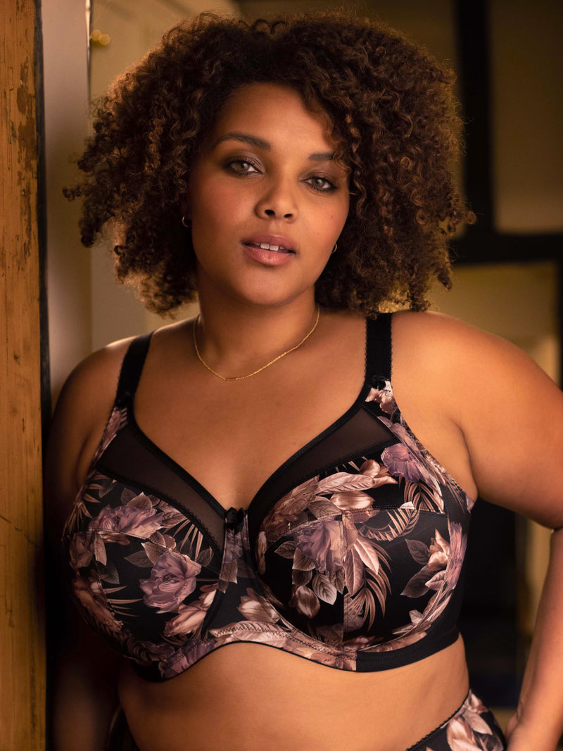 Kayla Dark tropical