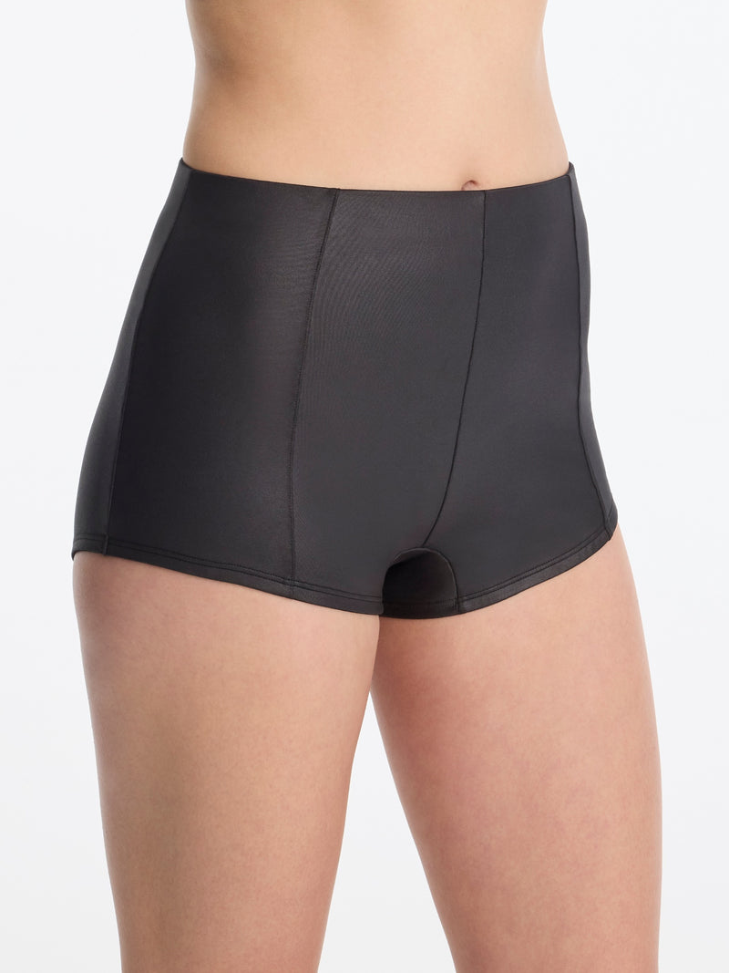 Late night hot pant