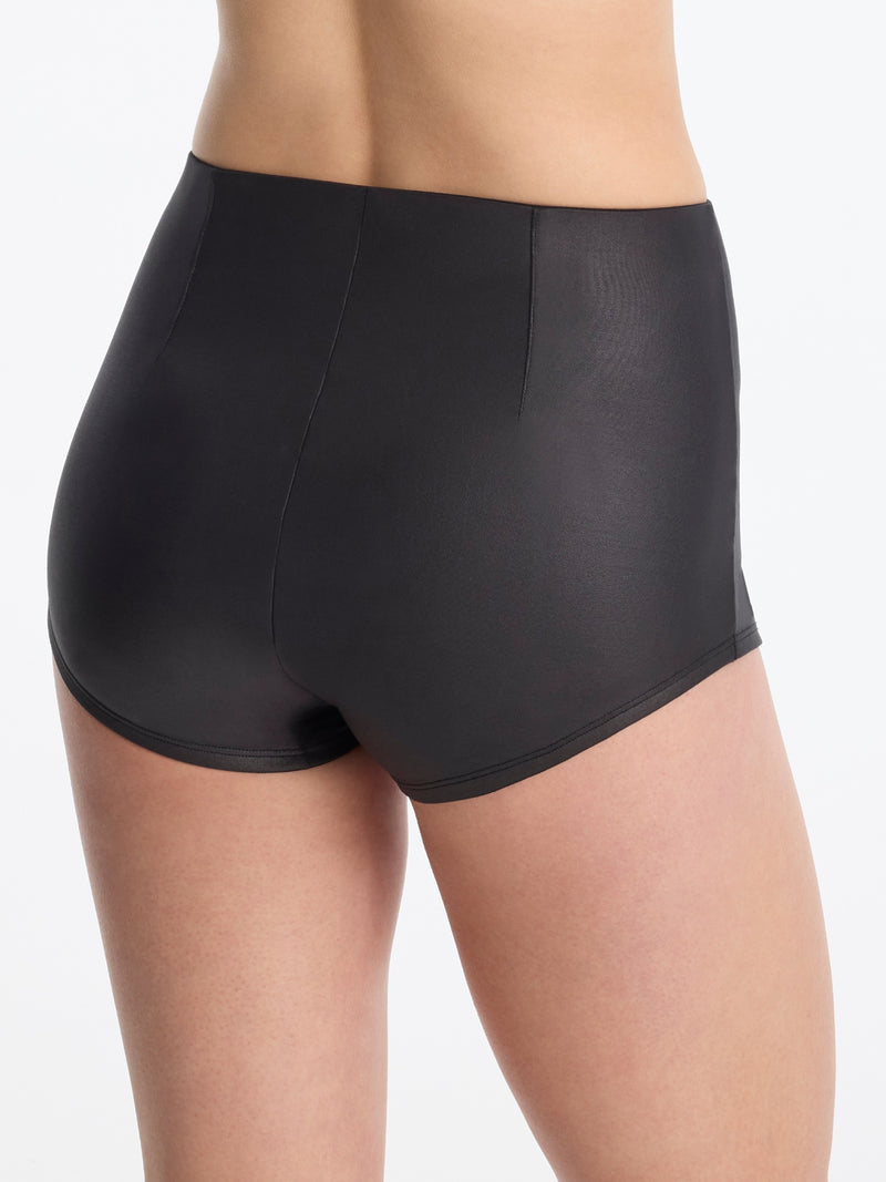Late night hot pant