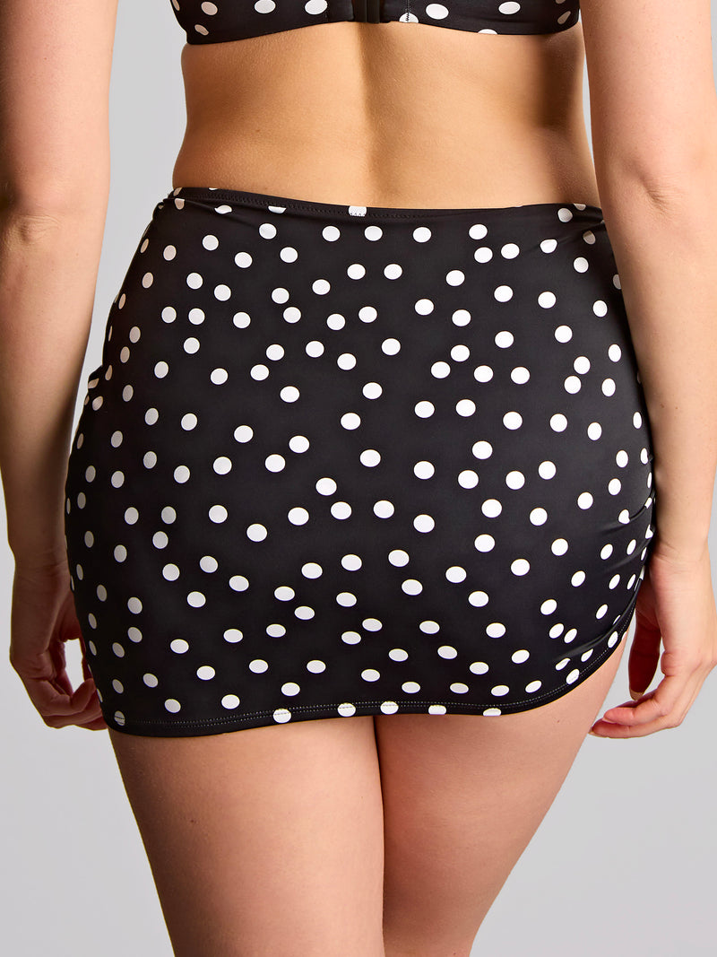 Skirted brief